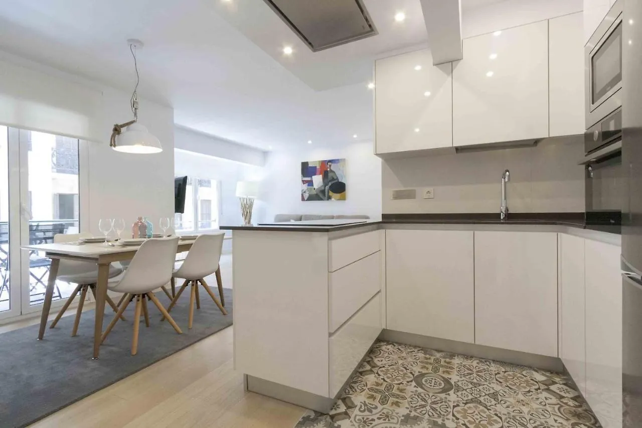 Apartment The Rentals Collection | Chicago San Sebastian